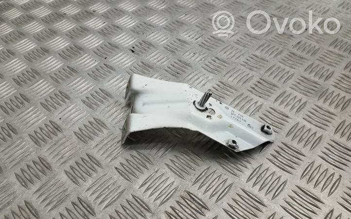 Volkswagen Golf VI Supporto di montaggio del parafango 5K6821135