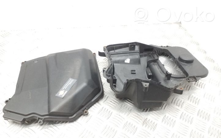 Seat Exeo (3R) Saugiklių dėžė (komplektas) 8E2907355D