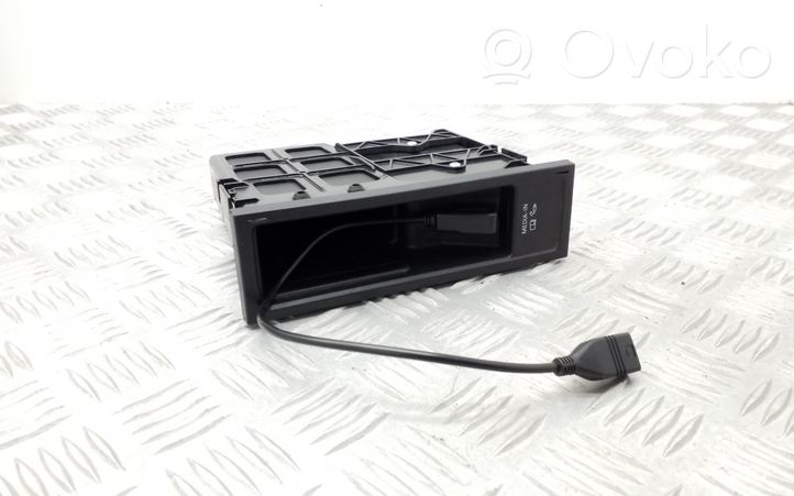 Volkswagen Golf VI Console centrale, commande de multimédia l'unité principale 5N0035341D