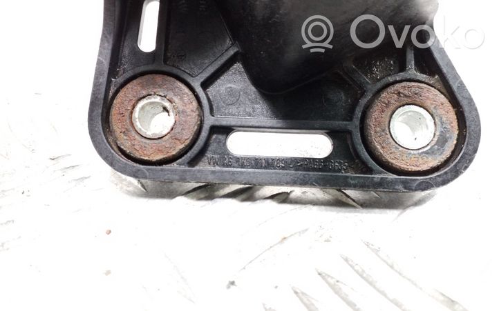 Volkswagen PASSAT B7 Gear shift cable bracket 1K0711789J
