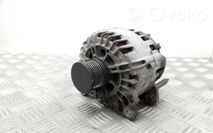 Volkswagen PASSAT B8 Generatore/alternatore 03L903023L