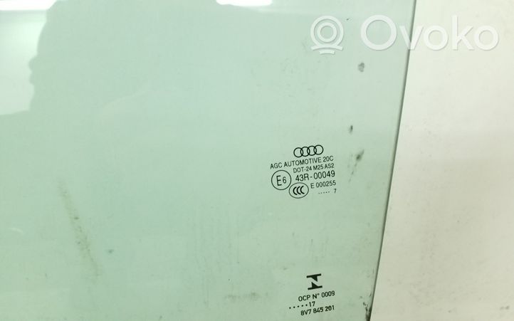 Audi A3 S3 8V Priekšējo durvju stikls(divdurvju mašīnas) 8V7845201