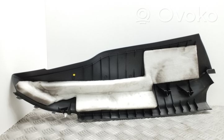 Volkswagen Tiguan Osłona górna fotela tylnego 5N0867765