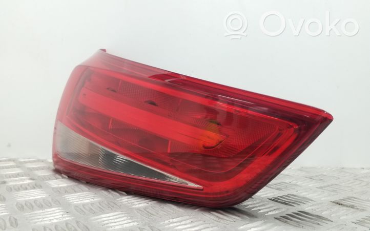 Audi A1 Galinis žibintas dangtyje 8X0945093