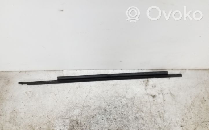 Audi A4 S4 B8 8K Rivestimento modanatura del vetro della portiera anteriore 8K0853283H