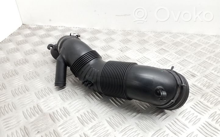 Volkswagen Sharan Turbo air intake inlet pipe/hose 5N0129658