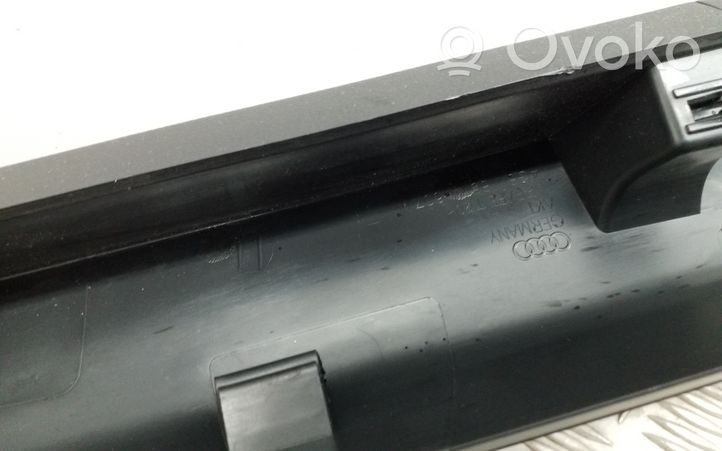 Audi A7 S7 4G Rivestimento laterale del portellone posteriore/bagagliaio 4G8867607