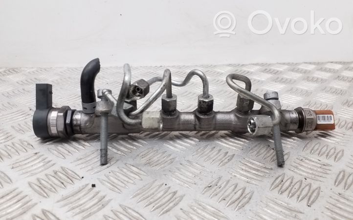 Volkswagen PASSAT B7 Régulateur de pression de carburant 03L089N