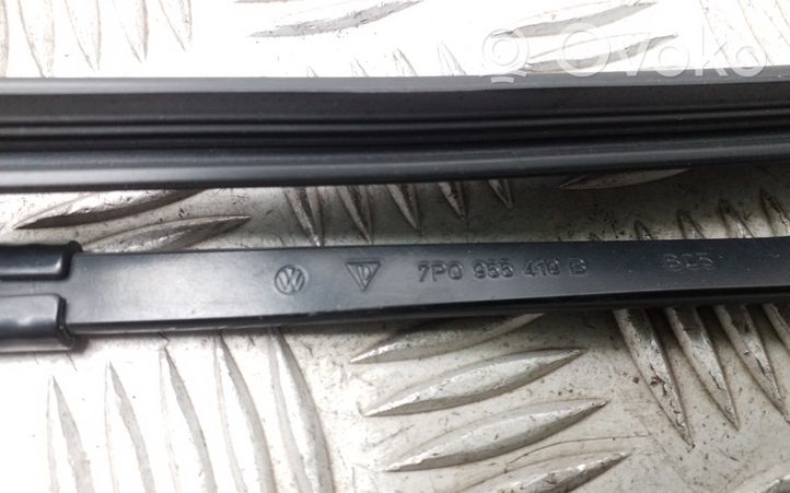 Volkswagen Touareg II Windshield/front glass wiper blade 7P0955410B