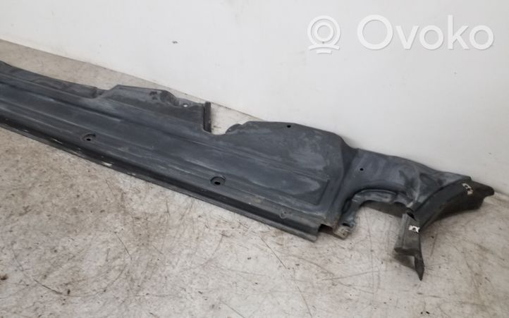 Volkswagen Touareg II Osłona boczna podwozia 7P0825201A