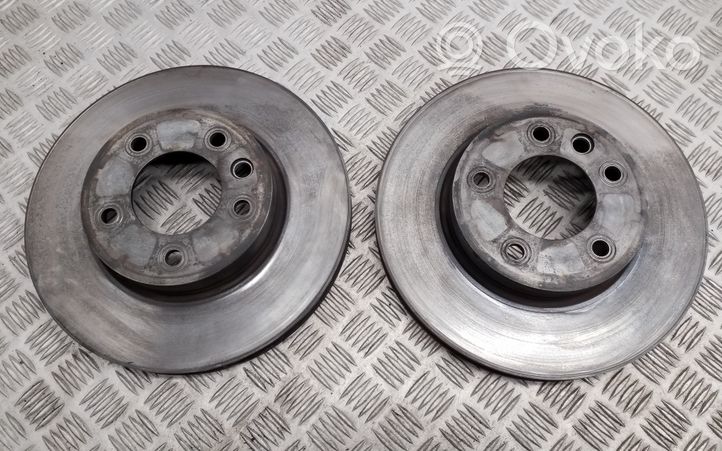 Volkswagen Touareg II Disque de frein avant 7L6615302N