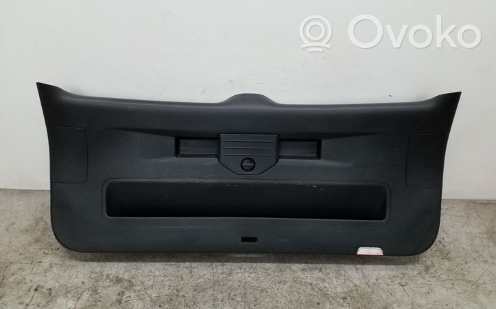 Volkswagen Touareg II Rivestimento portellone 7P6867601