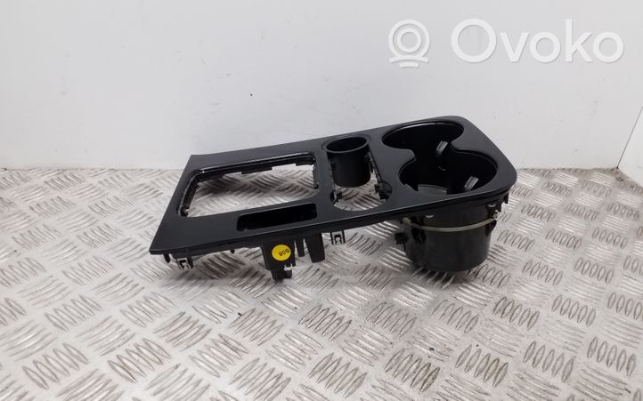 Volkswagen Touareg II Rivestimento in plastica cornice della leva del cambio 7P1863216A