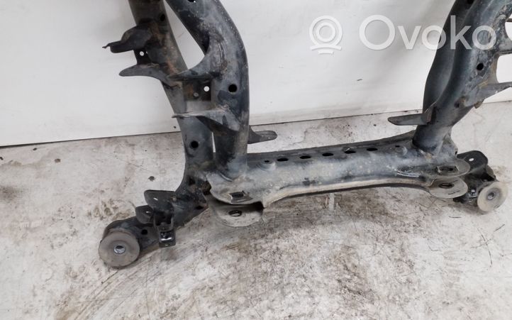 Volkswagen Touareg II Rama pomocnicza tylna 7L0599327A