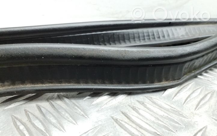 Audi A5 8T 8F Trunk rubber seal (body) 