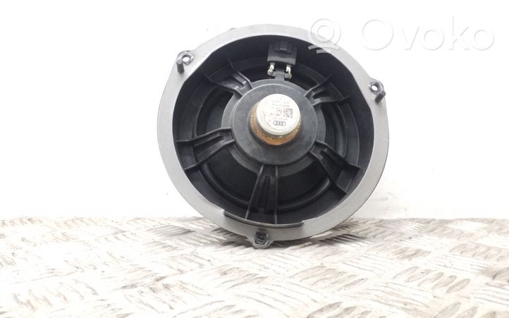 Audi Q3 8U Altavoz de la puerta trasera 8R0035411