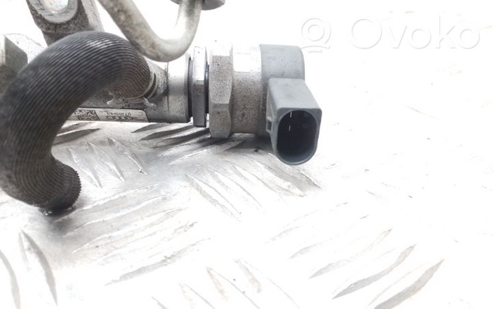 Audi Q3 8U Tuyau de conduite principale de carburant 03L130089J