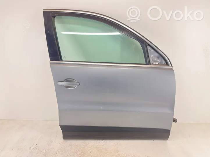 Volkswagen Tiguan Drzwi przednie 5N0831312