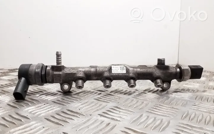 Audi A3 S3 8V Regulator ciśnienia paliwa 04L089B