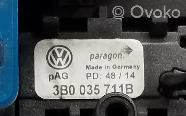 Volkswagen PASSAT B8 Światło fotela przedniego 5G1947105Q