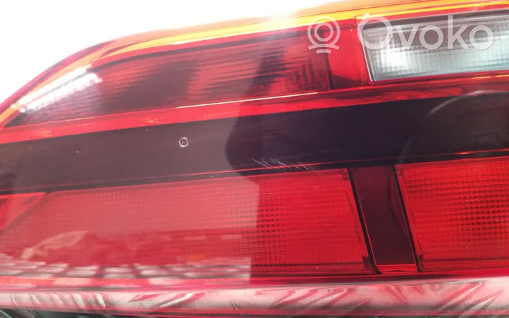 Audi Q3 F3 Luces portón trasero/de freno 83A945075