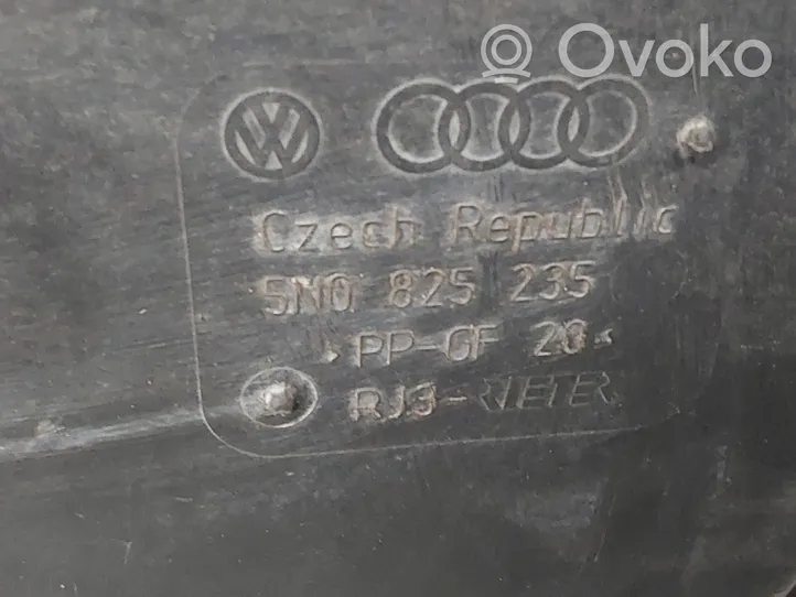 Volkswagen Tiguan Moottorin alustan välipohjan roiskesuoja 5N0825235