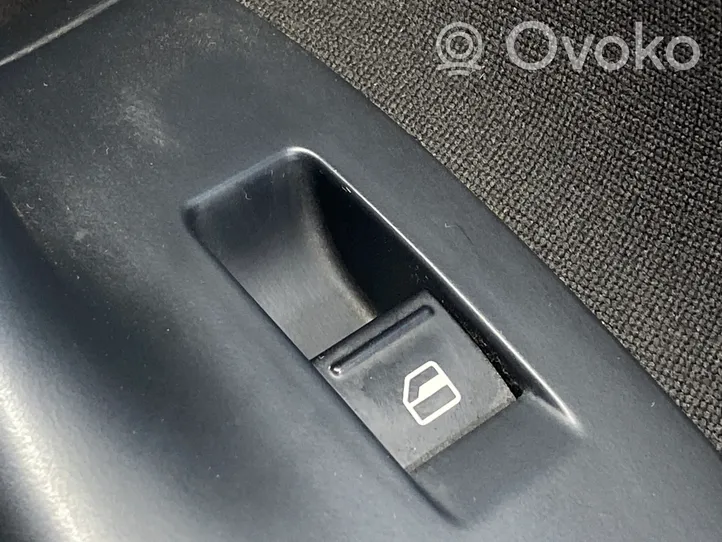 Volkswagen Golf VI Rivestimento del pannello della portiera anteriore 1K4867012JM