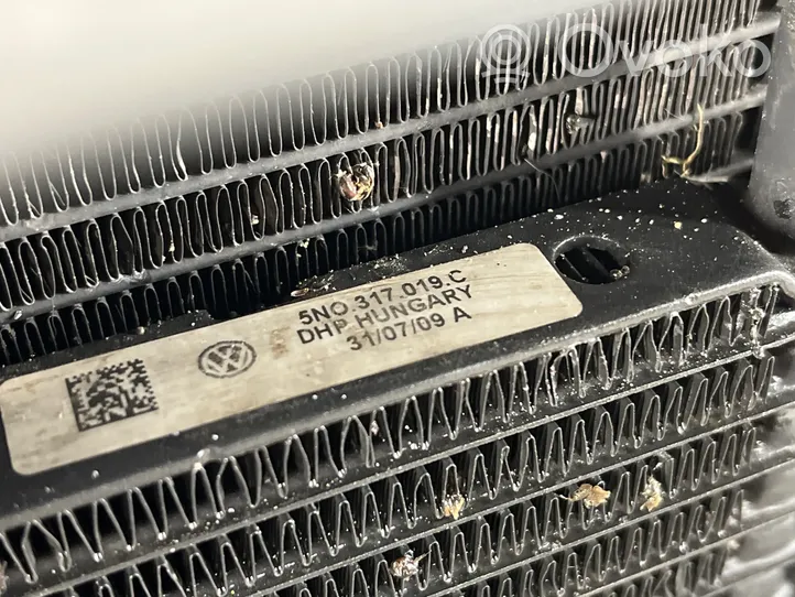 Volkswagen Tiguan Jäähdyttimen kehyksen suojapaneeli 5N0121253L