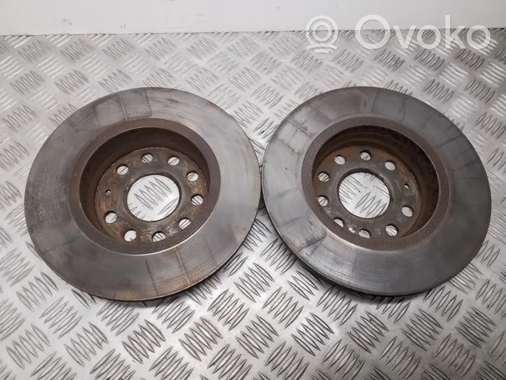 Volkswagen Golf VII Rear brake disc 