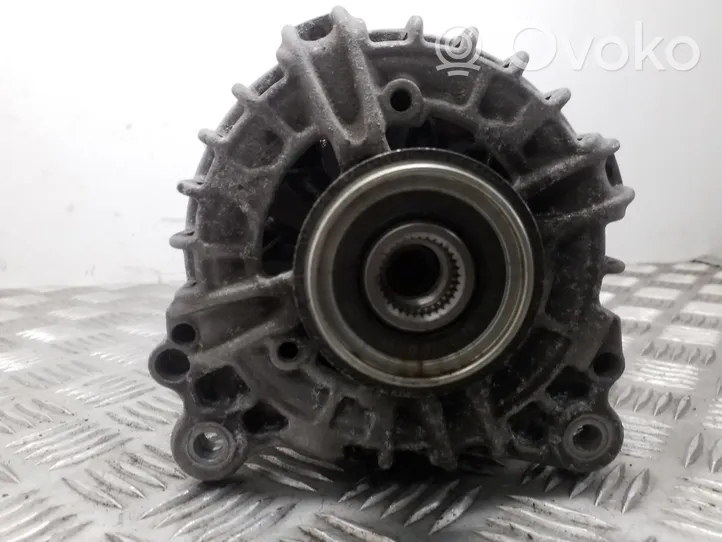 Volkswagen PASSAT B7 Generator/alternator 03L903024F