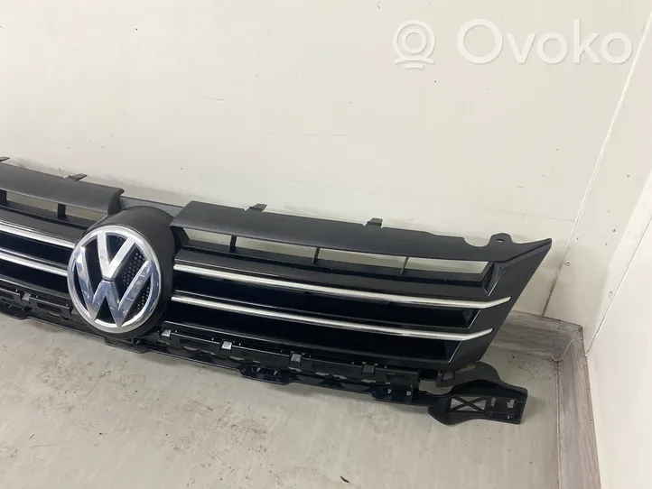 Volkswagen Touran II Maskownica / Grill / Atrapa górna chłodnicy 1T0853653L