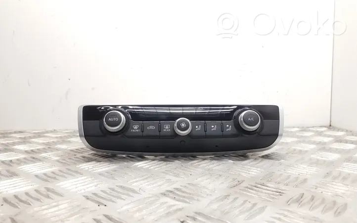 Audi A3 S3 8V Climate control unit 8V0820043