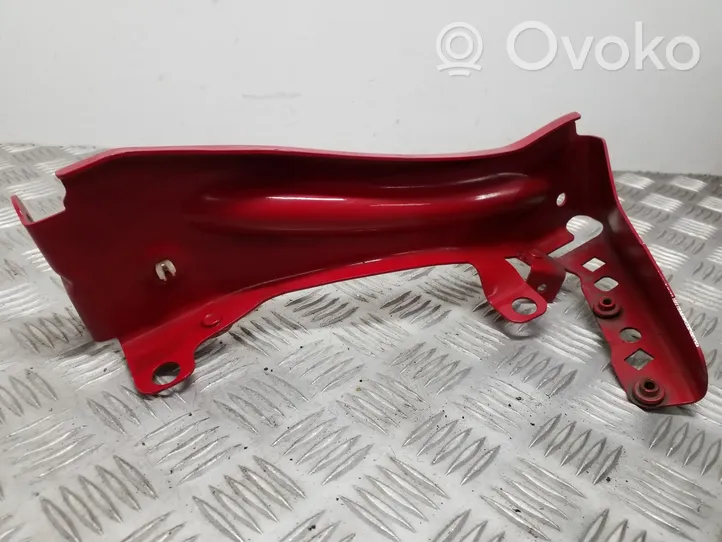 Audi TT TTS Mk2 Supporto di montaggio del parafango 8J0821135F