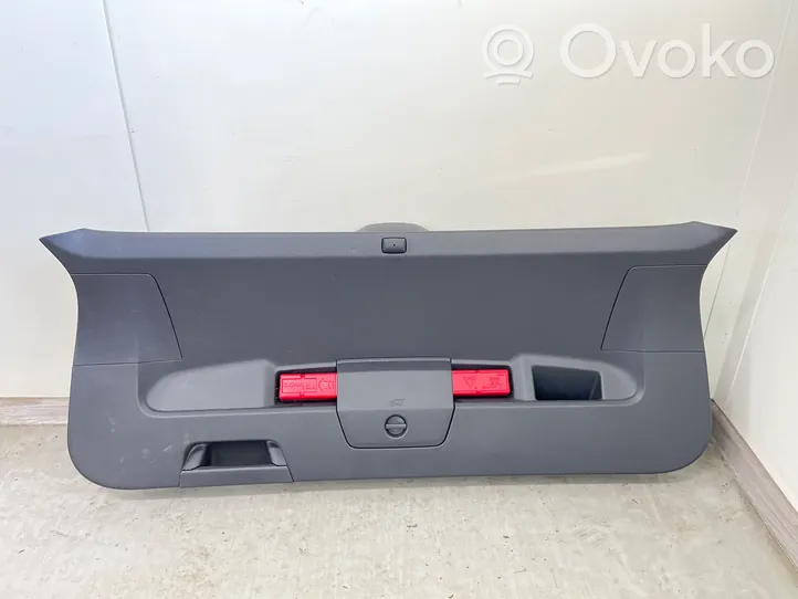 Volkswagen Tiguan Poszycie klapy tylnej bagażnika i inne elementy 5NA867601F