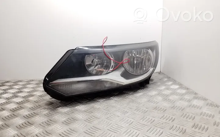 Volkswagen Tiguan Lampa przednia 