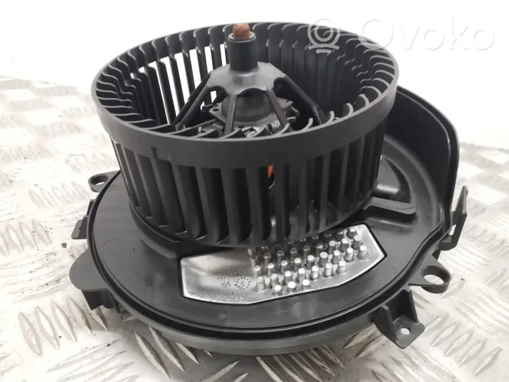 Volkswagen Golf VII Heater fan/blower 5Q2819021B