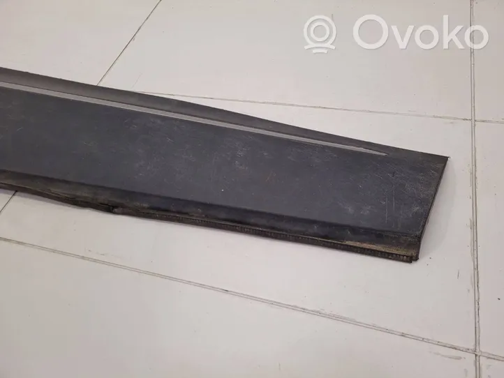 Renault Captur Rivestimento della portiera anteriore (modanatura) 