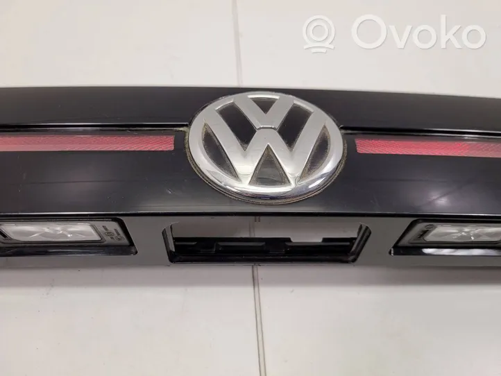 Volkswagen T-Cross Listwa oświetlenie tylnej tablicy rejestracyjnej 