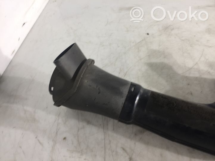 Mitsubishi Pajero Parte del condotto di aspirazione dell'aria MR404731