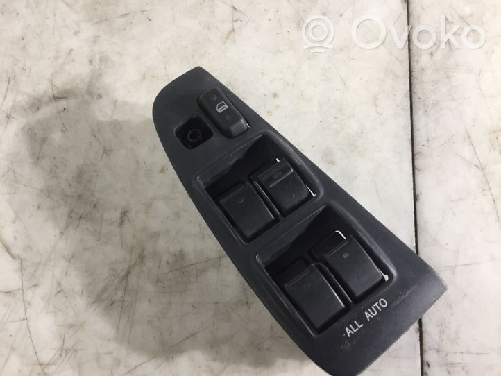 Toyota Avensis T250 Interruttore di controllo dell’alzacristalli elettrico 8482005120