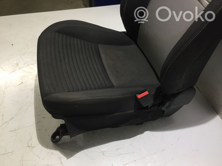 Toyota Yaris Priekinė keleivio sėdynė 