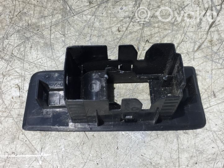 Toyota Verso Moldura del interruptor de la ventana de la puerta delantera 742720F010