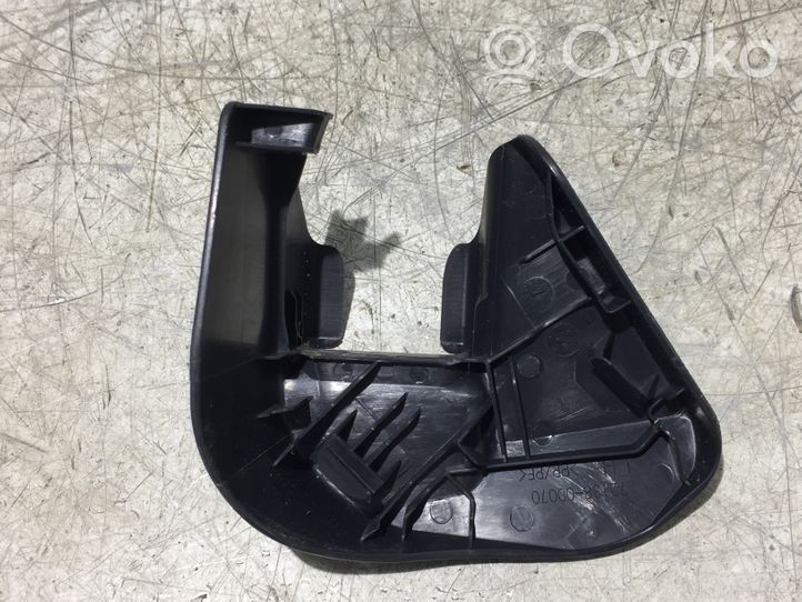 Toyota Yaris Cache rail de siège conducteur avant 721380D070