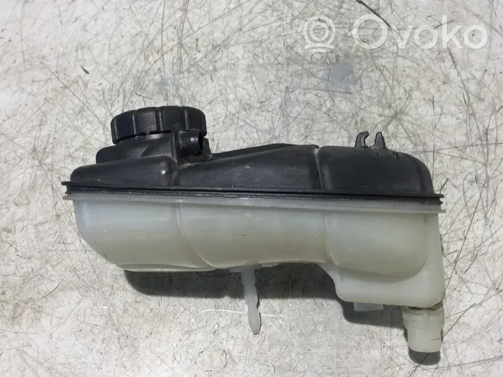 Mercedes-Benz Vito Viano W447 Vase d'expansion / réservoir de liquide de refroidissement A0005840807