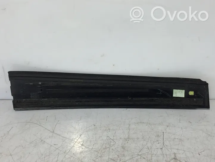 Toyota Auris E180 Rivestimento portiera posteriore (modanatura) 75761