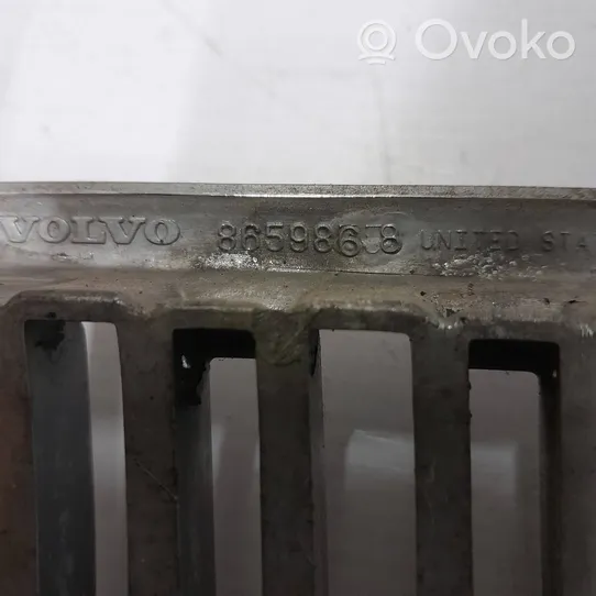 Volvo V70 Grille calandre supérieure de pare-chocs avant 86598658