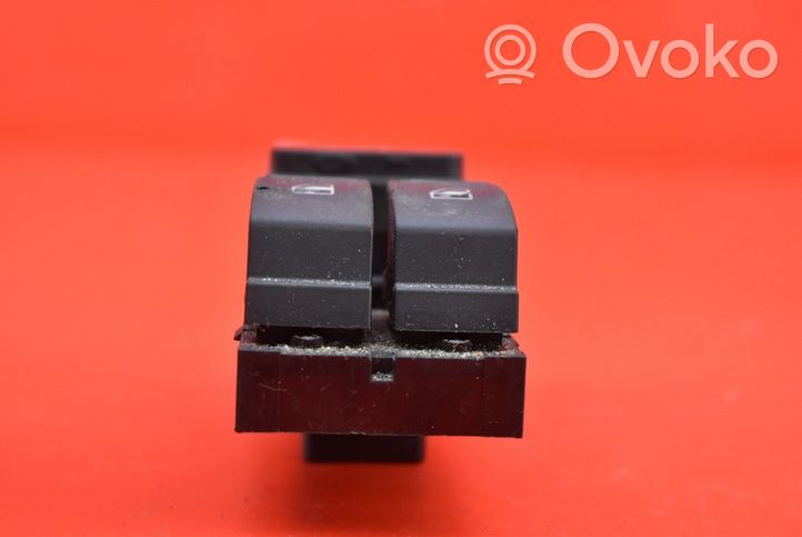 Volkswagen PASSAT B5.5 Electric window control switch 1K4959857