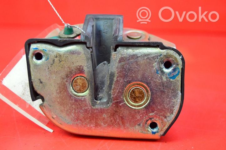 Chevrolet Caravan Rear door lock 