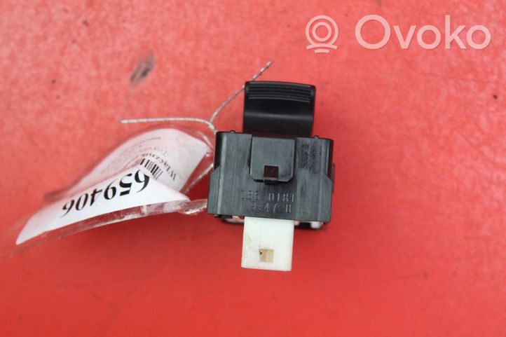 Toyota Corolla E10 Electric window control switch 192801