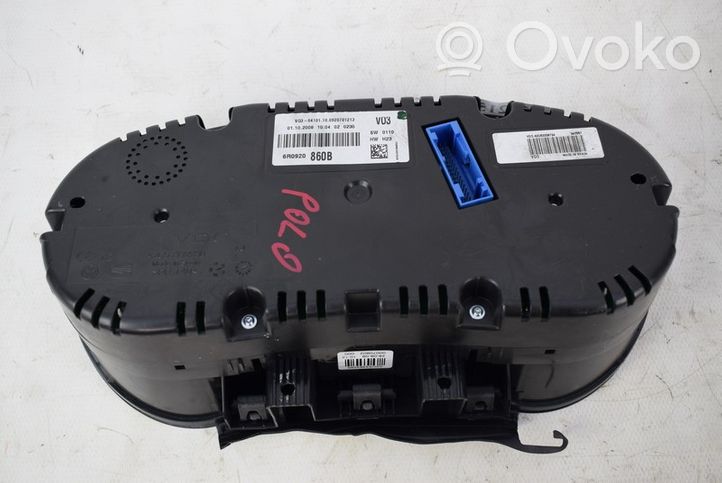 Volkswagen Cross Polo Speedometer (instrument cluster) 6R0920860B